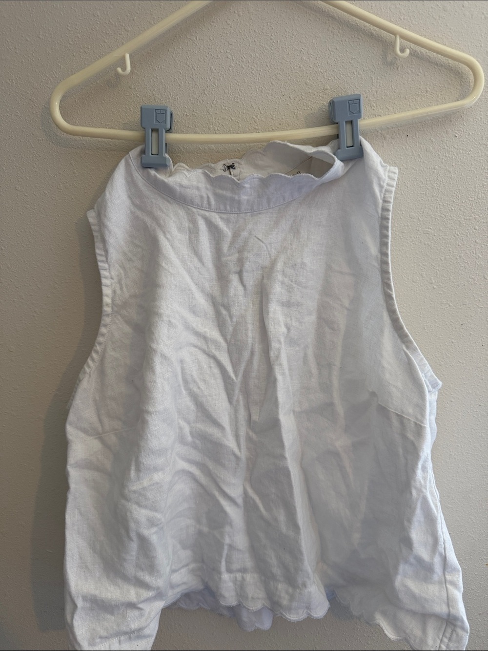 Garnet Hill White Linen Sleeveless Top with Scalloped Edge